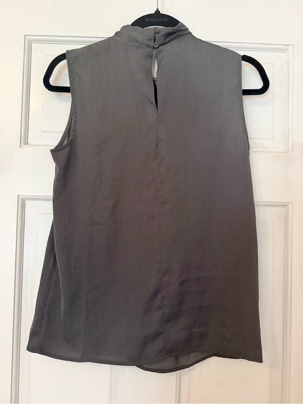 Banana Republic Sleeveless High-neck Satin Grey Blouse - Picture 3 of 3